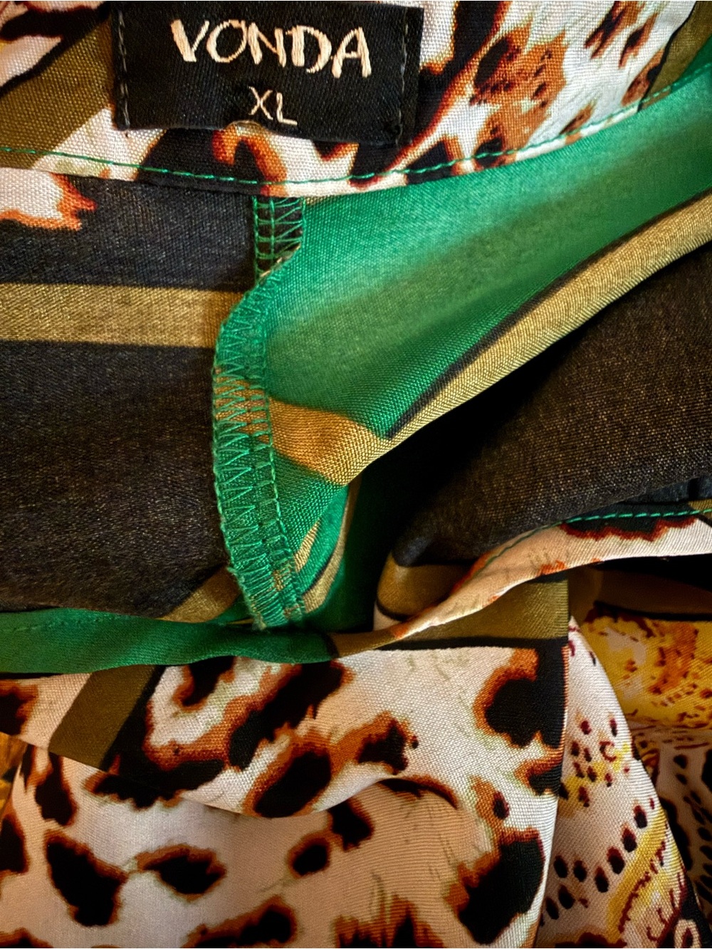 Green Printed Midi Dress with Keyhole Neckline and Relaxed Sleeves - Picture 4 of 4